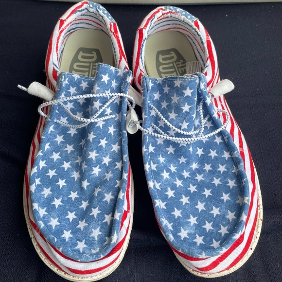 Wally Patriotic Stars and Stripes Hey Dude 13 - Picture 5 of 13